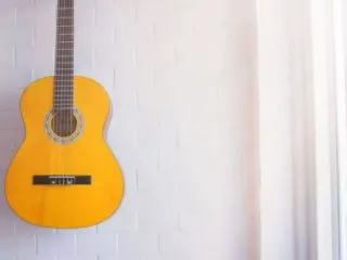 how to hang a guitar on the wall