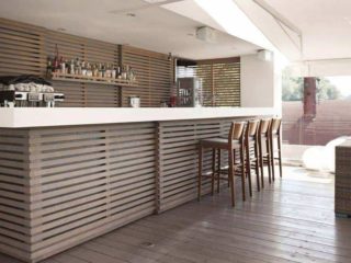 how to build an outdoor bar