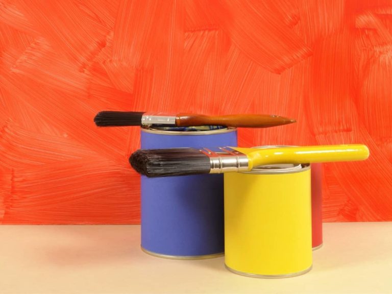 Can You Tint Plexiglass? (All You Need to Know)