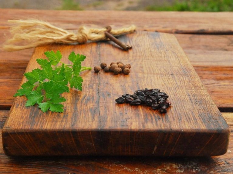 Is Oak Wood Good for Cutting Boards? (Read This First!)