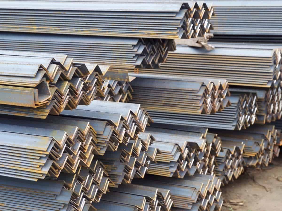 Does Metal Shrink When Cold? (Explained)