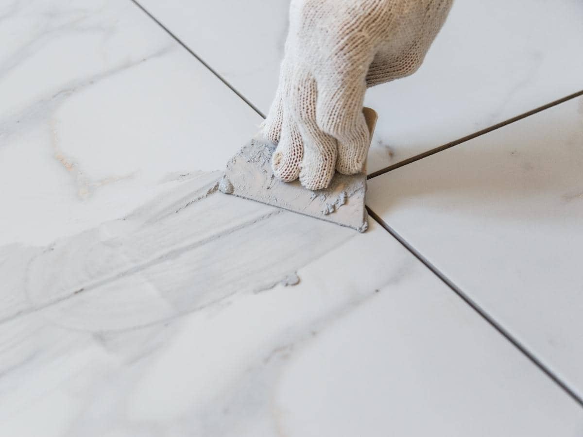 What Color Grout to Use with Gray Tile? (Answered)