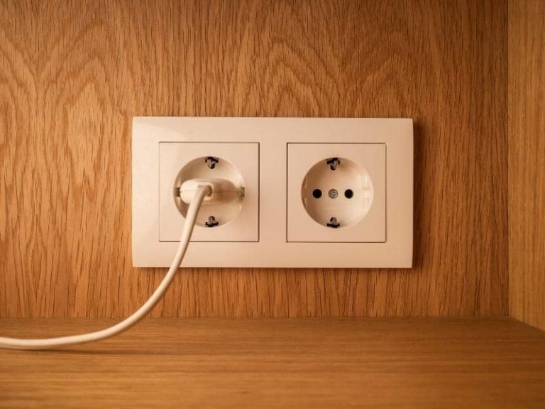 What Size Ground for 200 Amp Service? (Explained)