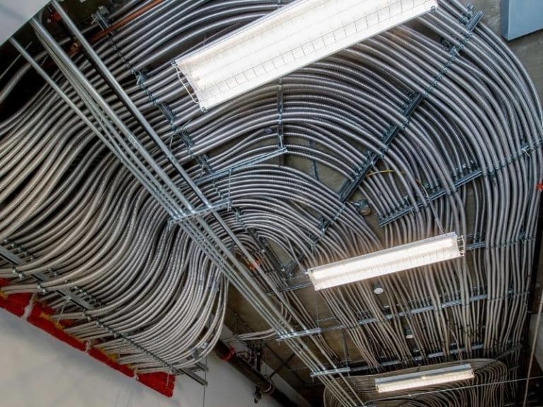 What Size Conduit for 100 Amp Service? (Explained)
