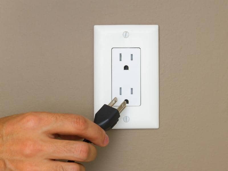 What Size Breaker for Outlets? (Explained)