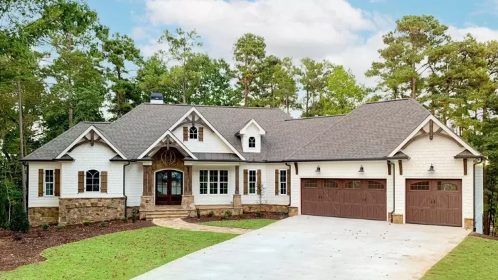 Stunning 1-Story 4-Bedroom Country Craftsman Home with Cozy Screened Porch (Floor Plan)
