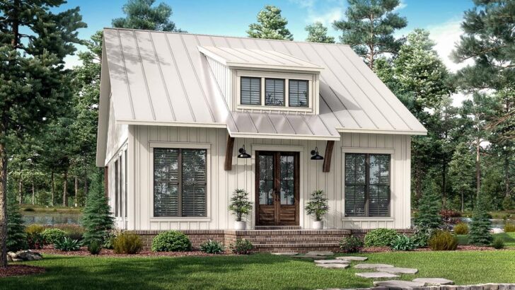 2-Bedroom Single-Story Cottage Style Home with Bunk Room and Front Porch (Floor Plan)