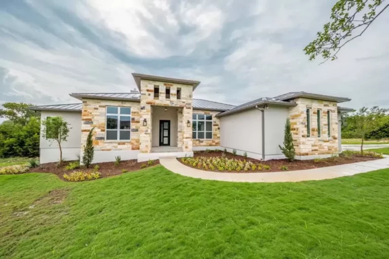 Single-Story 4-Bedroom Modern Hill Country House with Large Study Room (Floor Plan)