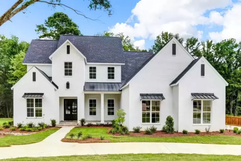 4-Bedroom 2-Story Acadian House with First-Floor Master Suite (Floor Plan)