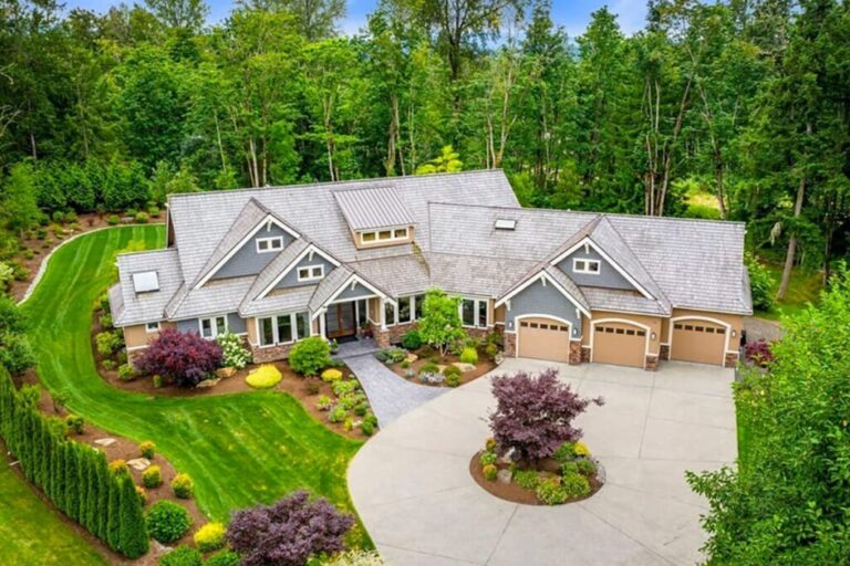 5-Bedroom 2-Story Craftsman House with Upstairs Bonus Room (Floor Plan)