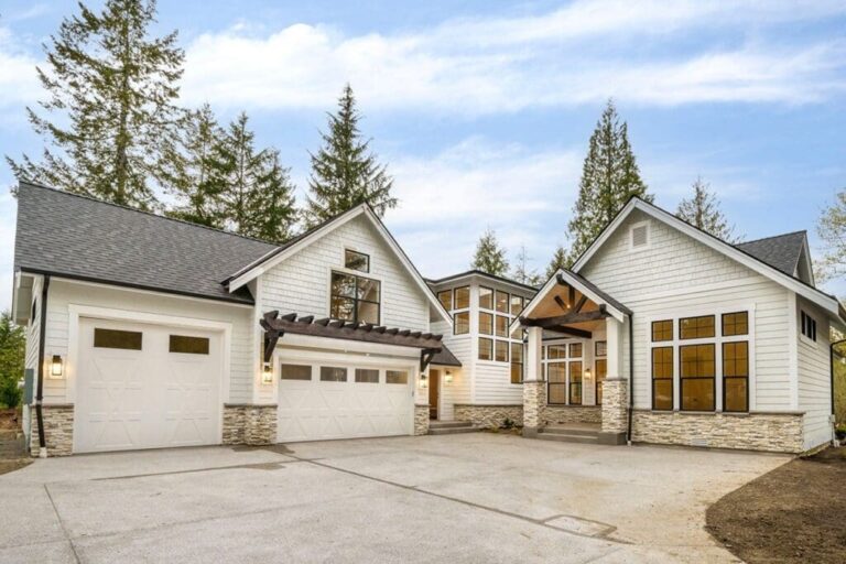 2-Story 5-Bedroom Rustic Northwest House with Private Den (Floor Plan)