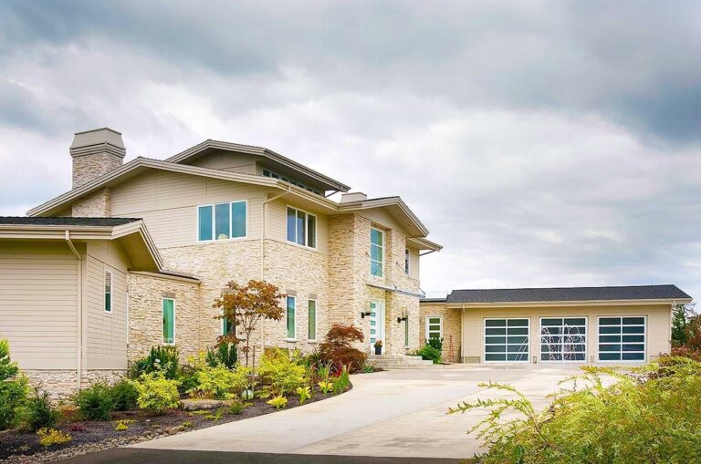 4-Bedroom 3-Story Modern Farmhouse with Crow’s Nest and Courtyard Garage (Floor Plan)