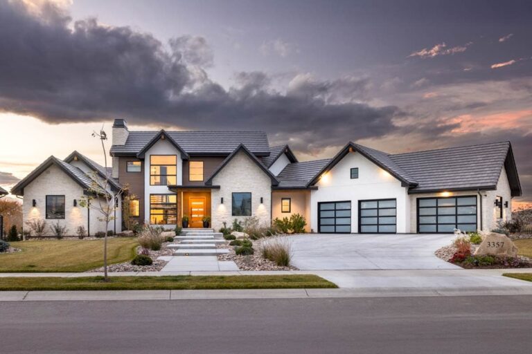 5-Bedroom 2-Story Luxury Modern Farmhouse with Outdoor Living Spaces (Floor Plan)